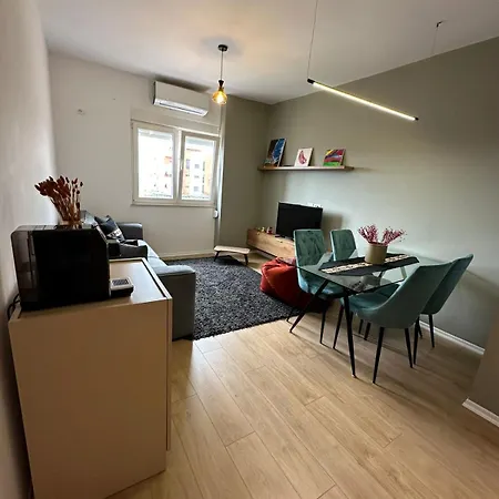 Urban Charm With Jacuzzi Apartament