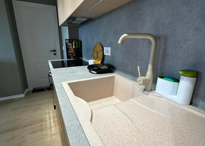 Urban Charm With Jacuzzi Tirana