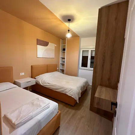 Urban Charm With Jacuzzi *