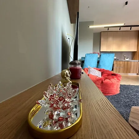 Urban Charm With Jacuzzi Appartamento Tirana