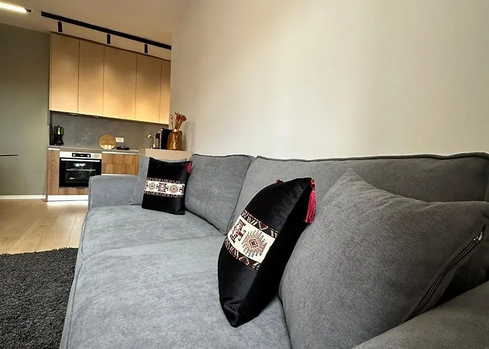 Urban Charm With Jacuzzi *